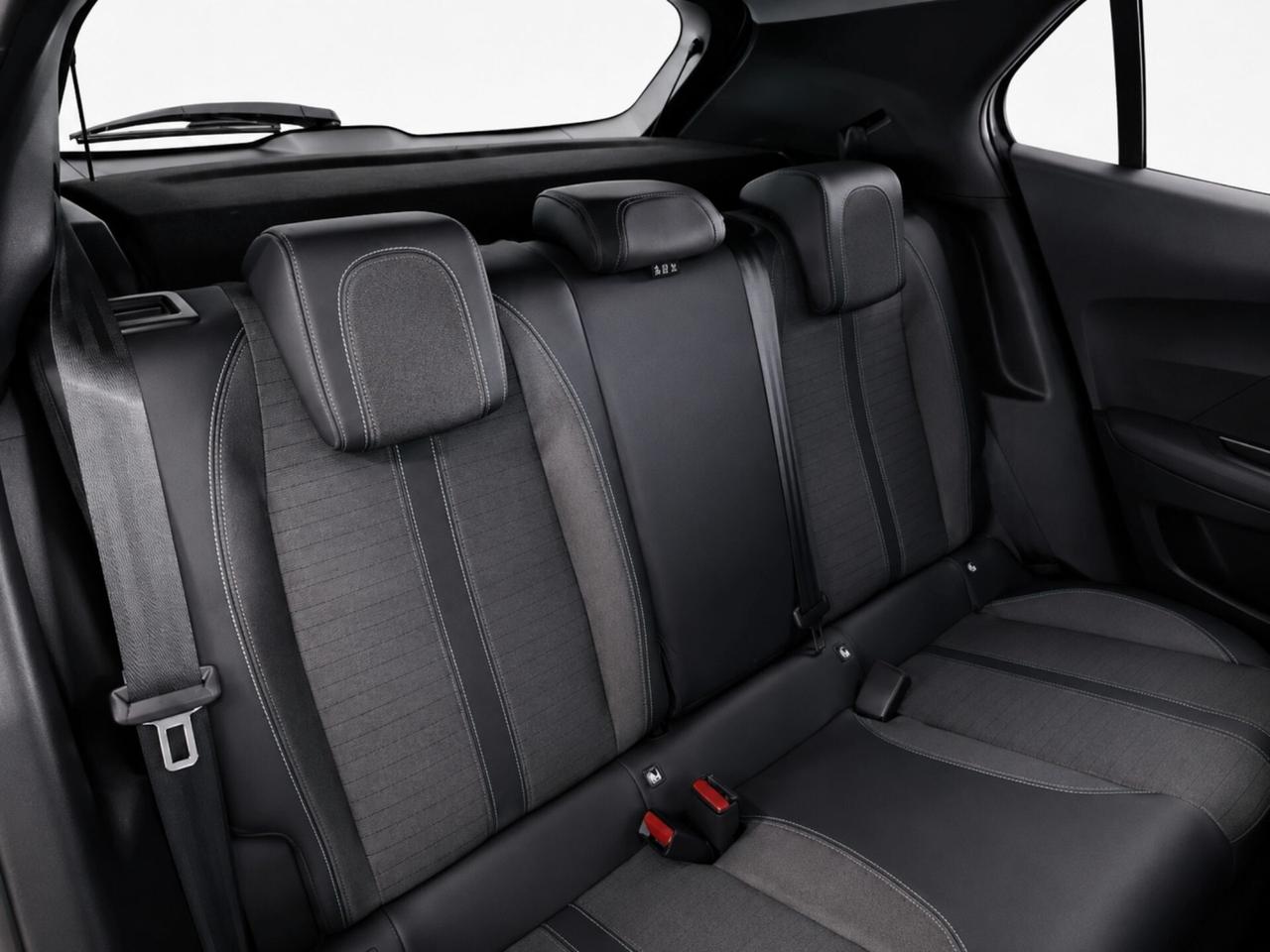 Peugeot 2008 BlueHDi 130 S&S EAT8 Allure