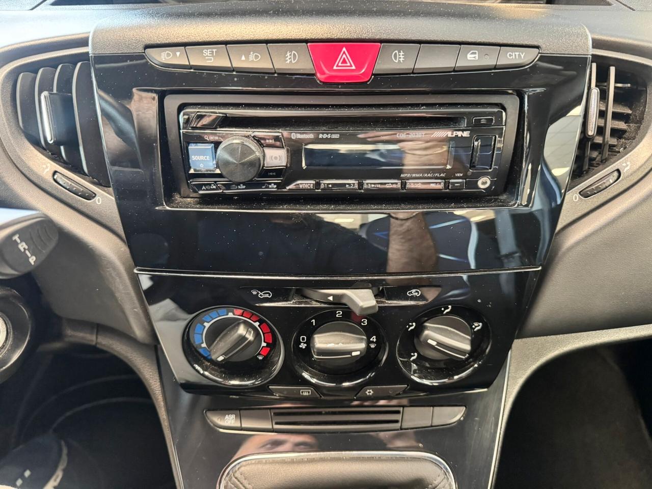 Lancia Ypsilon 1.2 69 CV 5 porte Mya
