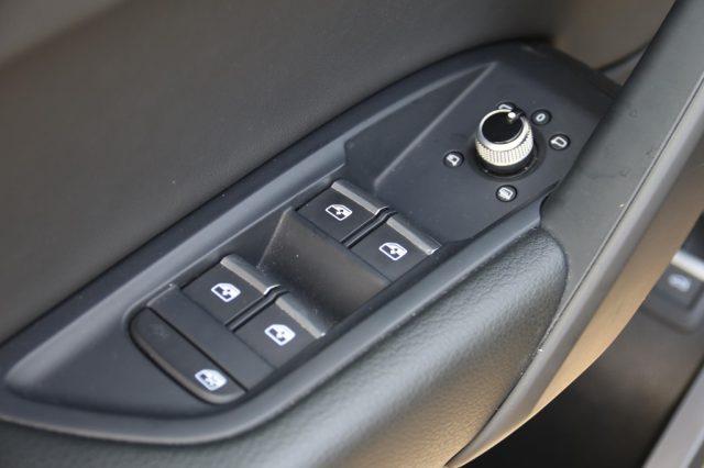 AUDI Q5 40 TDI 204 CV quattro S tronic Identity Black
