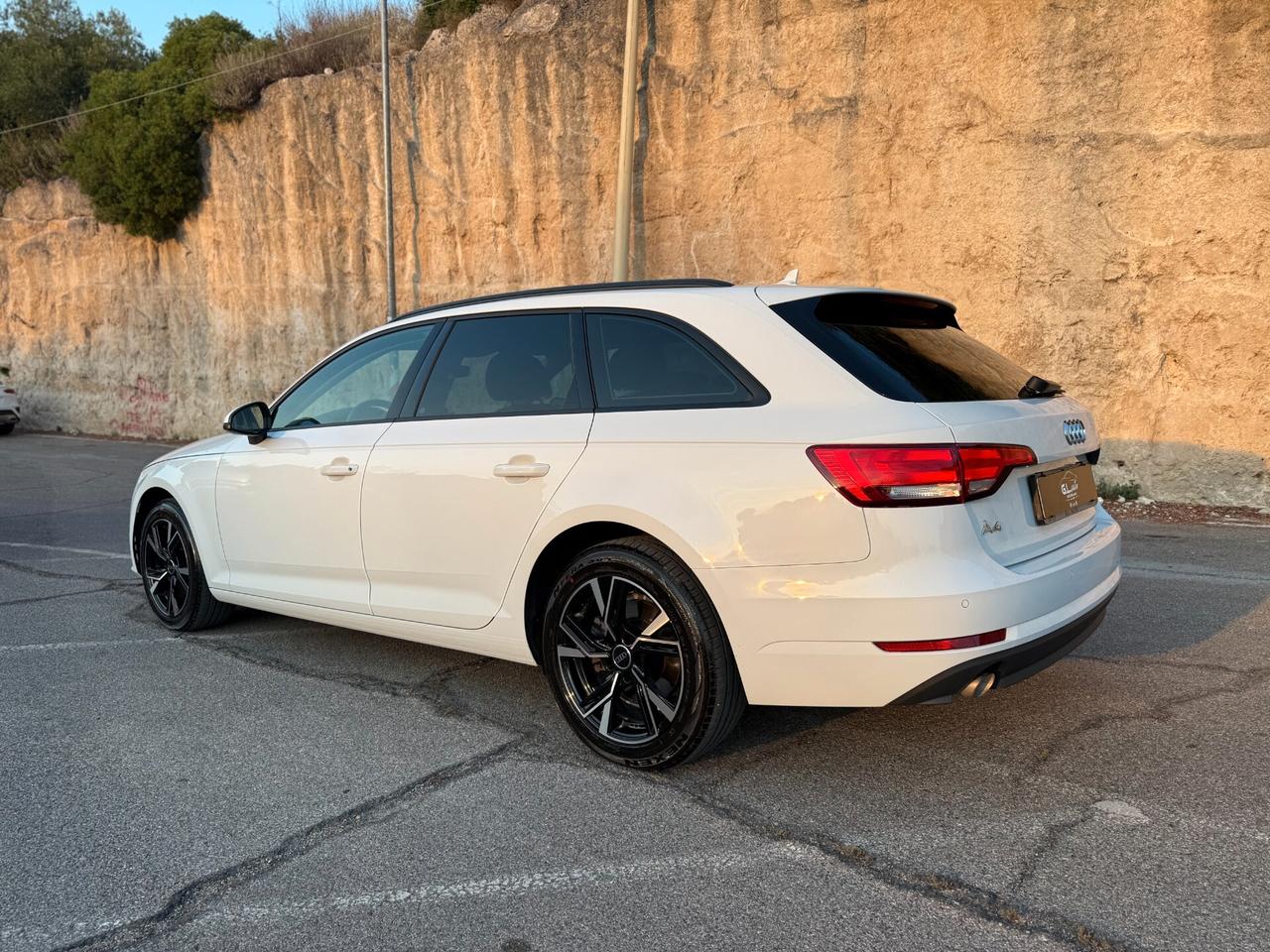 Audi A4 Avant/2.0 S TDI 150 CV/NAVI/LED/CERCHI 17"