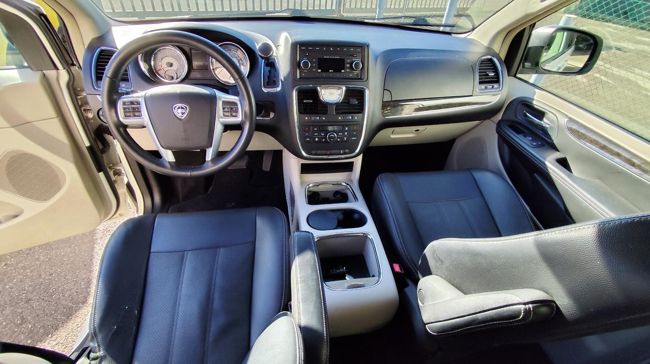 Lancia Voyager 2.8 Turbodiesel Platinum 178 CV