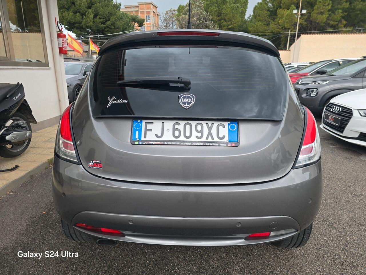 Lancia Ypsilon 1.3 MJT 16V 95 CV 5 porte S&S Silver
