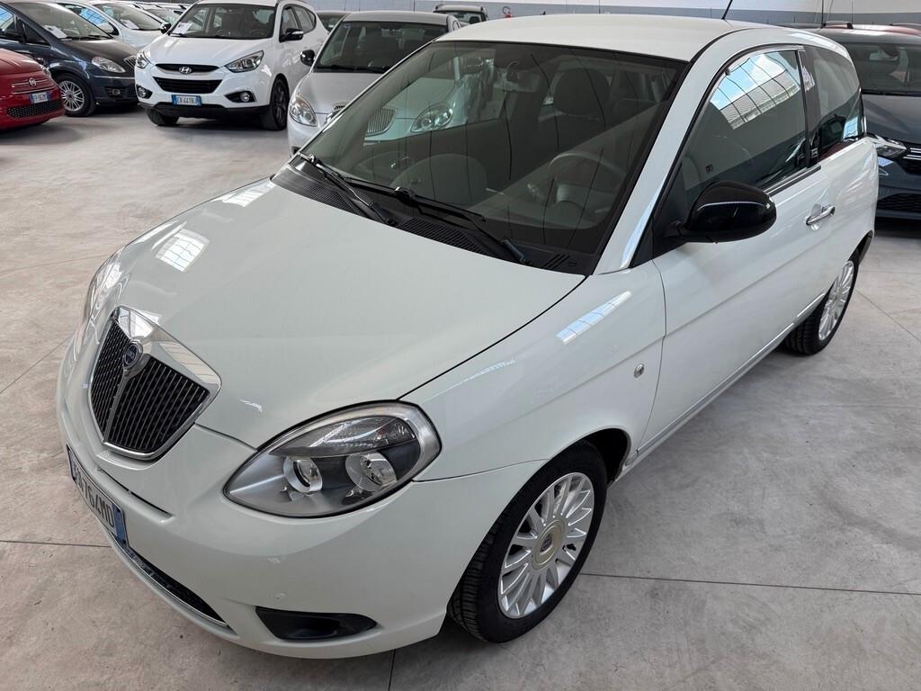 Lancia Ypsilon 1.2 69 CV Unyca