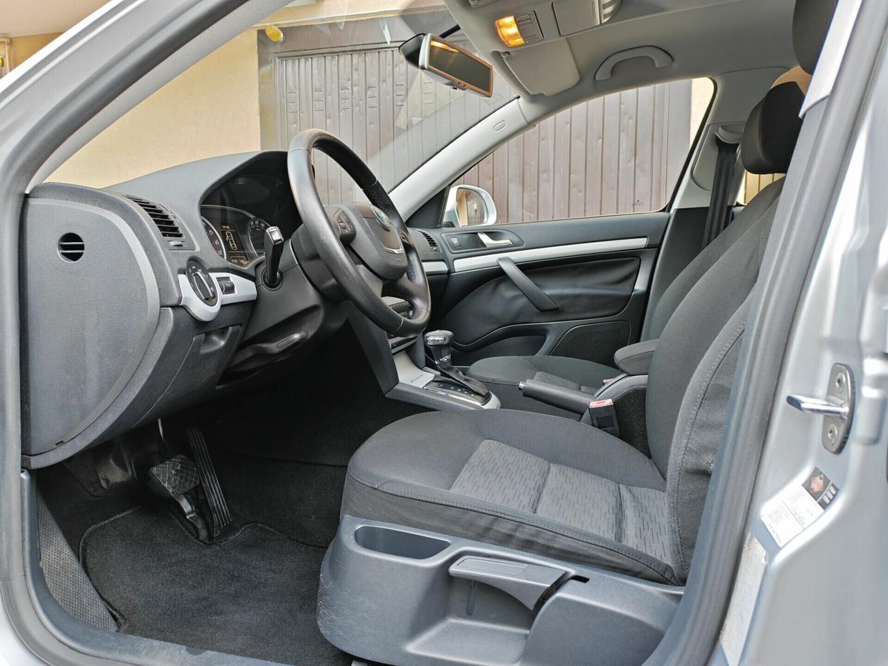 Skoda Octavia 1.6 TDI 105cv DSG / 78.000km / Unipro