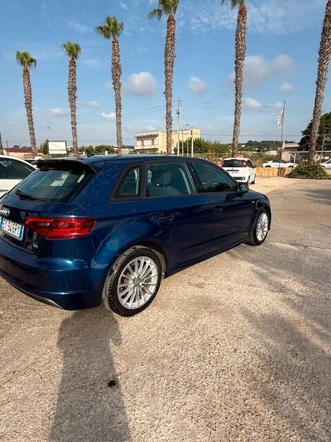 Audi A3 Cabrio 1.6 TDI clean diesel Attraction