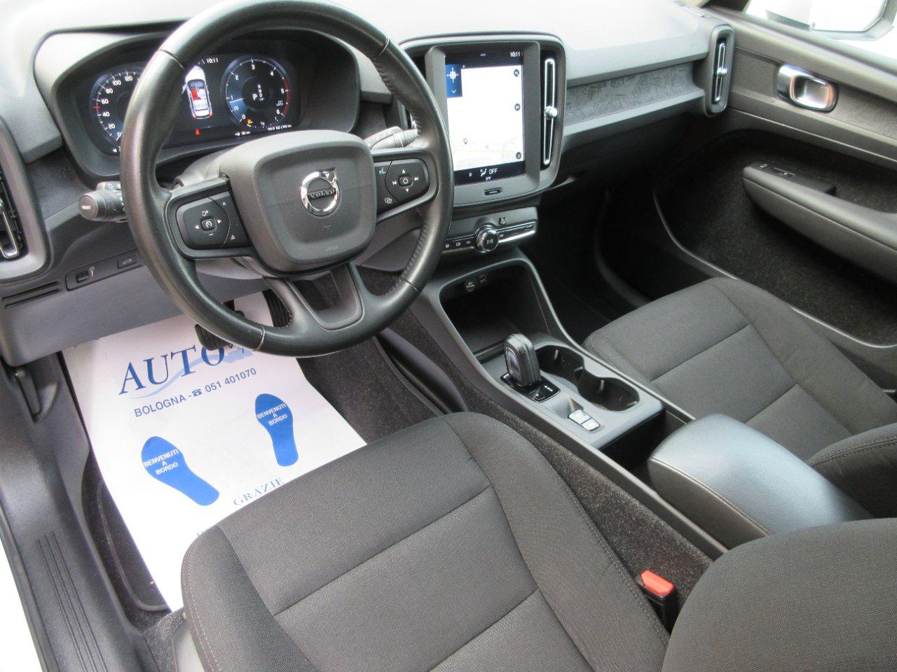Volvo XC40 2.0 d3 Momentum Core auto