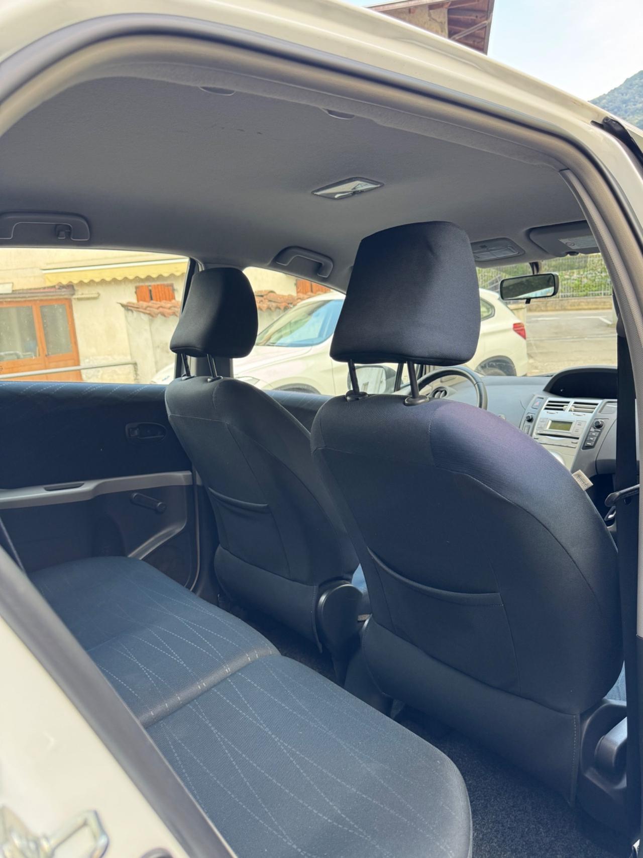 Toyota Yaris 1.0 5 porte