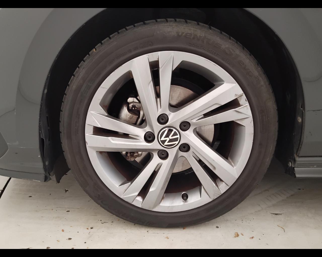 VOLKSWAGEN Golf VIII 2020 - Golf 1.5 tsi evo R-Line 150cv