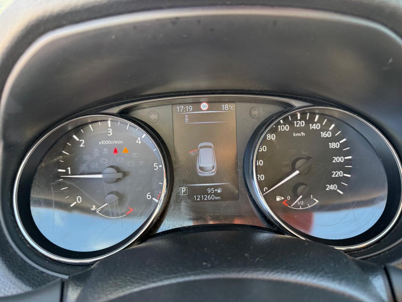 Nissan Qashqai 1.6 dCi 2WD Tekna-TETTO-NAVI.360