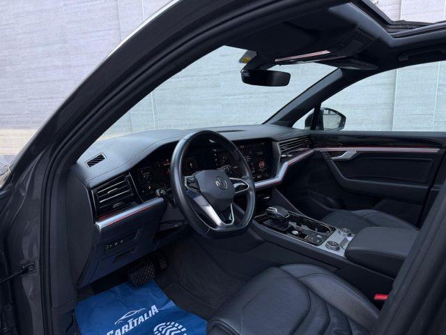 VOLKSWAGEN Touareg 3.0 V6 TDI 286 CV SCR R line tetto panoramico