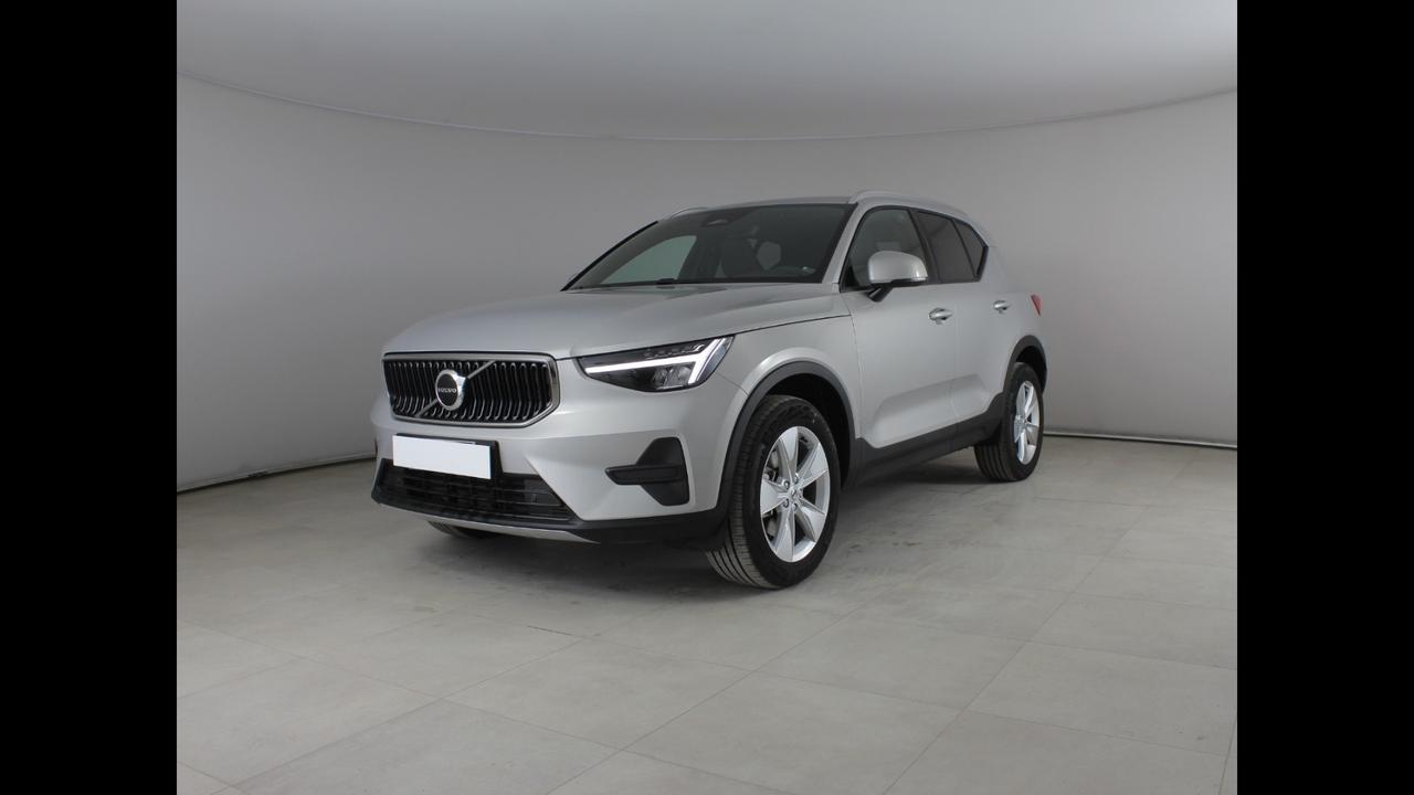 VOLVO XC40 Core B3 AUT