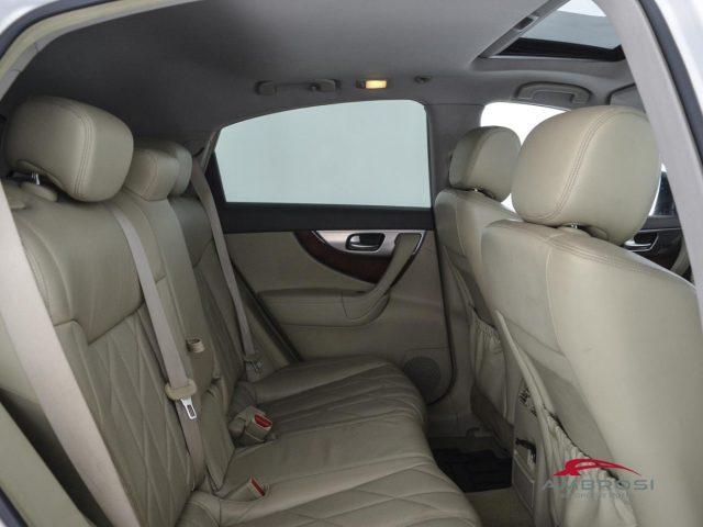 INFINITI FX FX30d S - PER OPERATORI DEL SETTORE