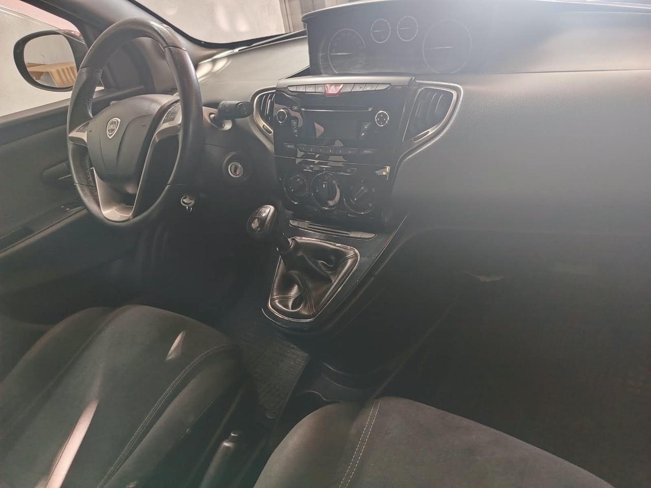 Lancia Ypsilon 1.3 MJT 16V 95 CV 5 porte S&S 30th Anniversary