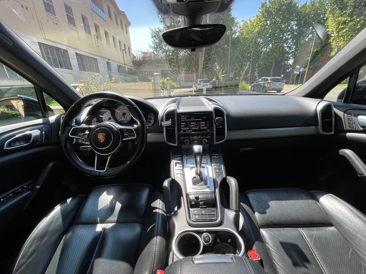 Porsche Cayenne Platinum Edition 3.0 #6240
