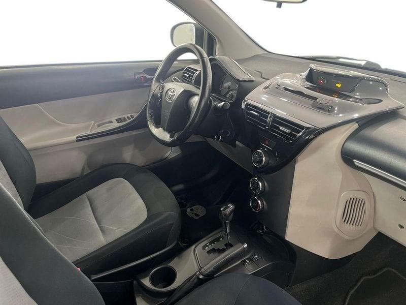 Toyota iQ iQ 1.0 Active (sol) cvt E5