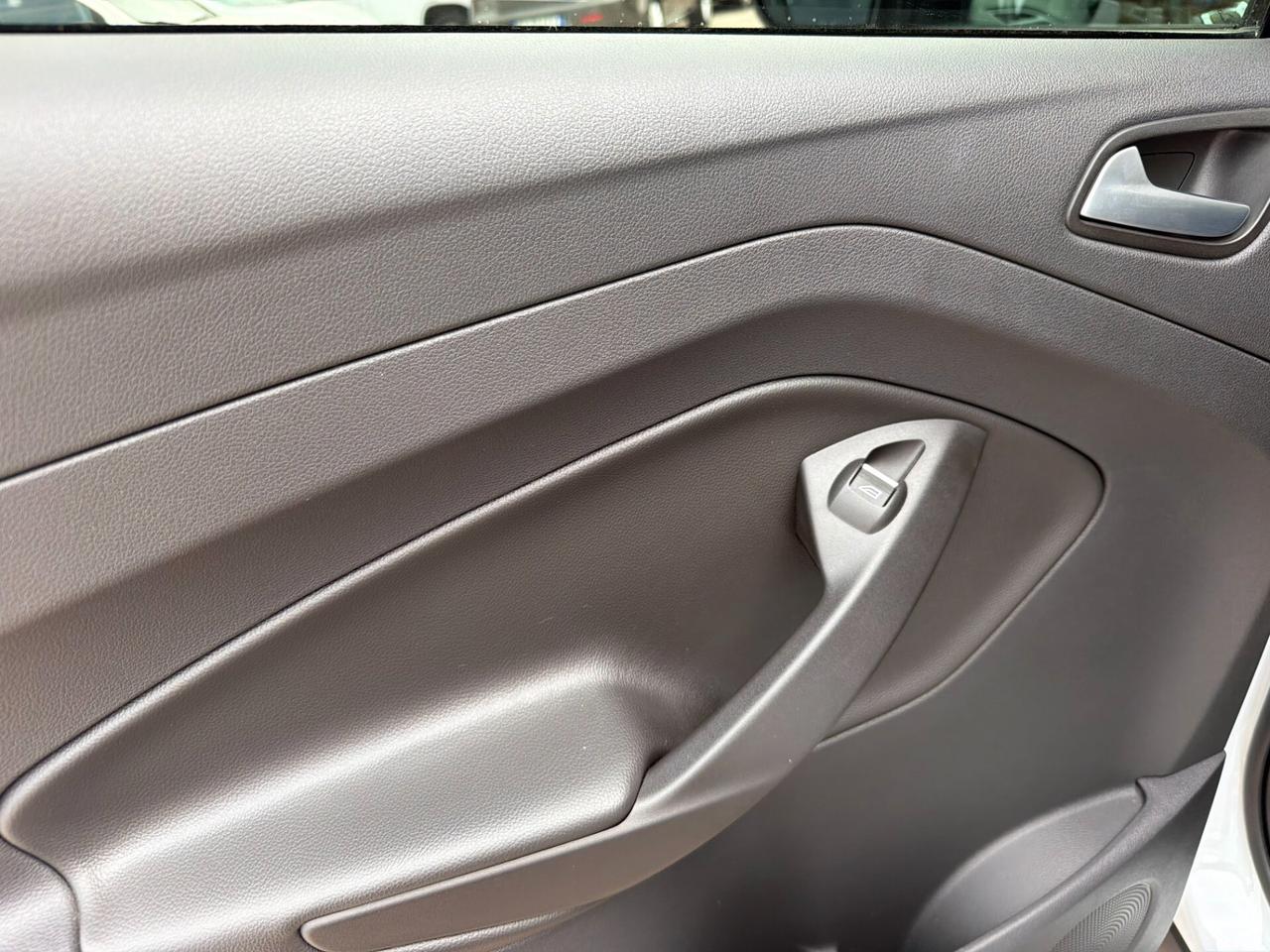 Ford Kuga 2.0 TDCI 120 CV S&S 2WD Titanium