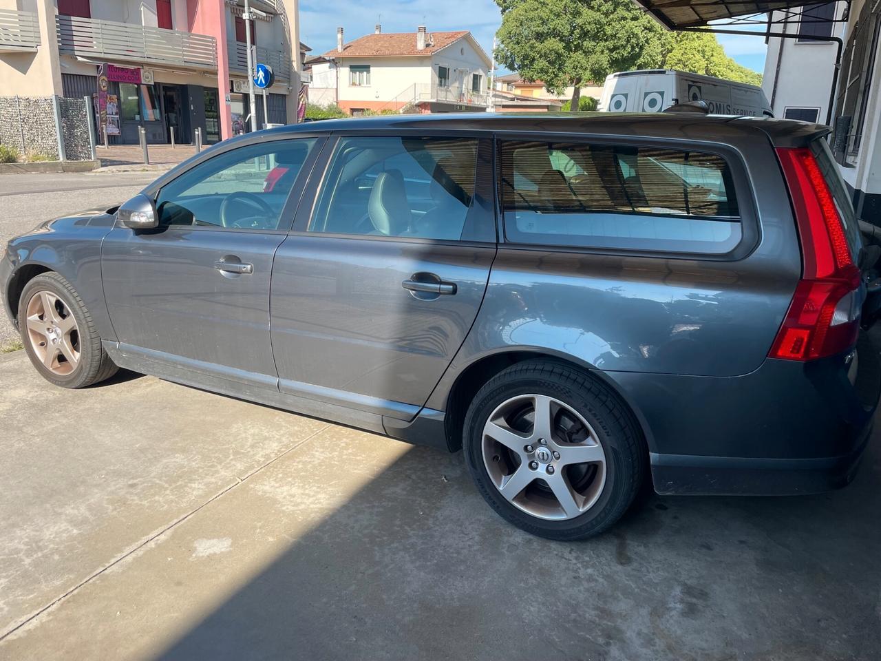 Volvo V70 2.4 D Geartronic Momentum