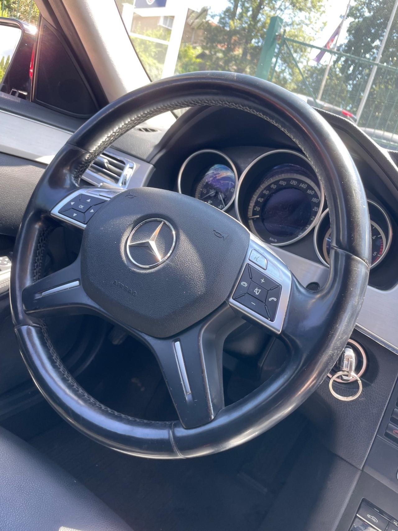 Mercedes-benz E 220 200 CDI Premium