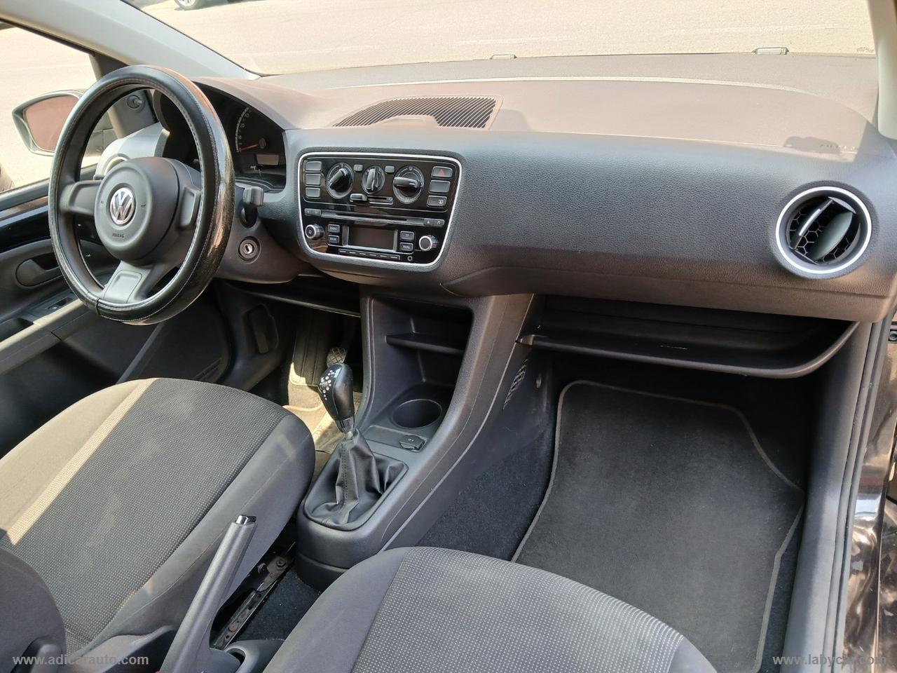 VOLKSWAGEN 1.0 3p. move up!