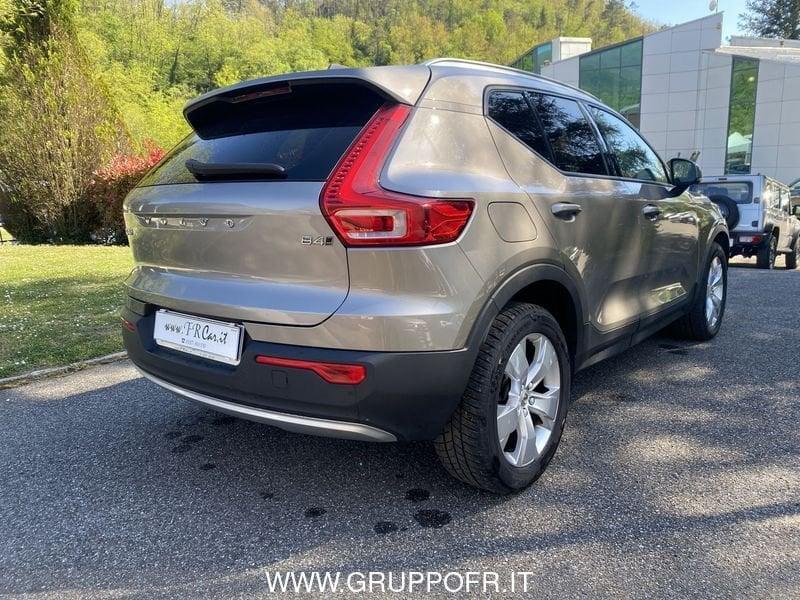 Volvo XC40 B4 AWD Geartronic Momentum Pro