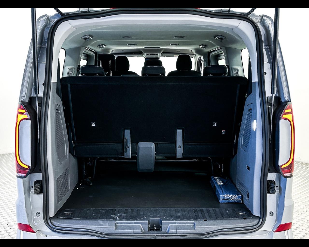 VOLKSWAGEN Caravelle 7ª '25-> - Caravelle 2.0 TDI 150CV PC Life