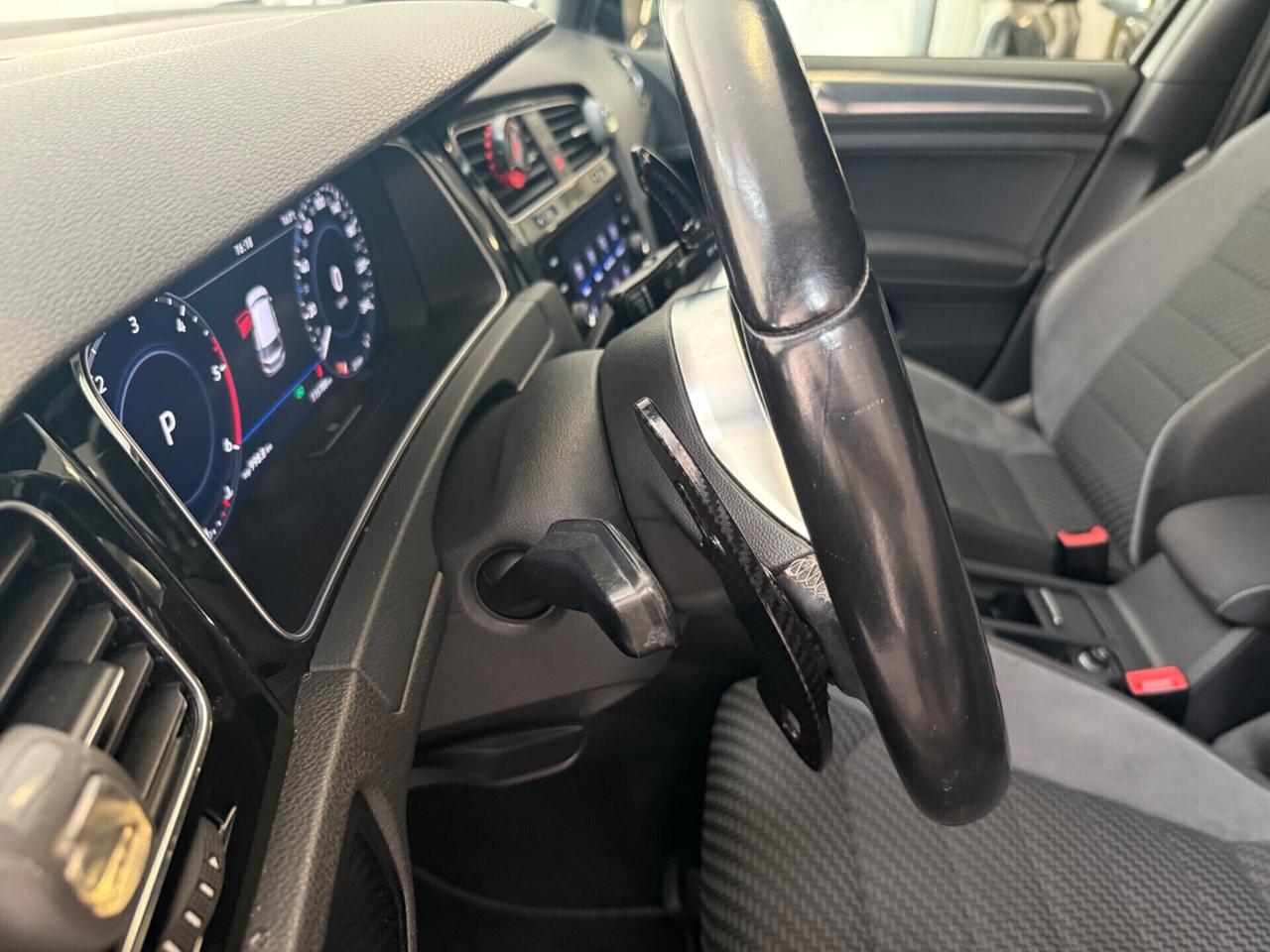 Volkswagen Golf 2.0 TDI DSG 5p R-LINE BlueMotion Technology