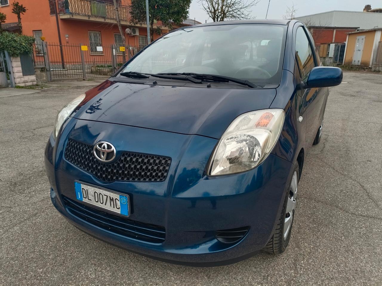 Toyota Yaris 1.0 3 porte Sol