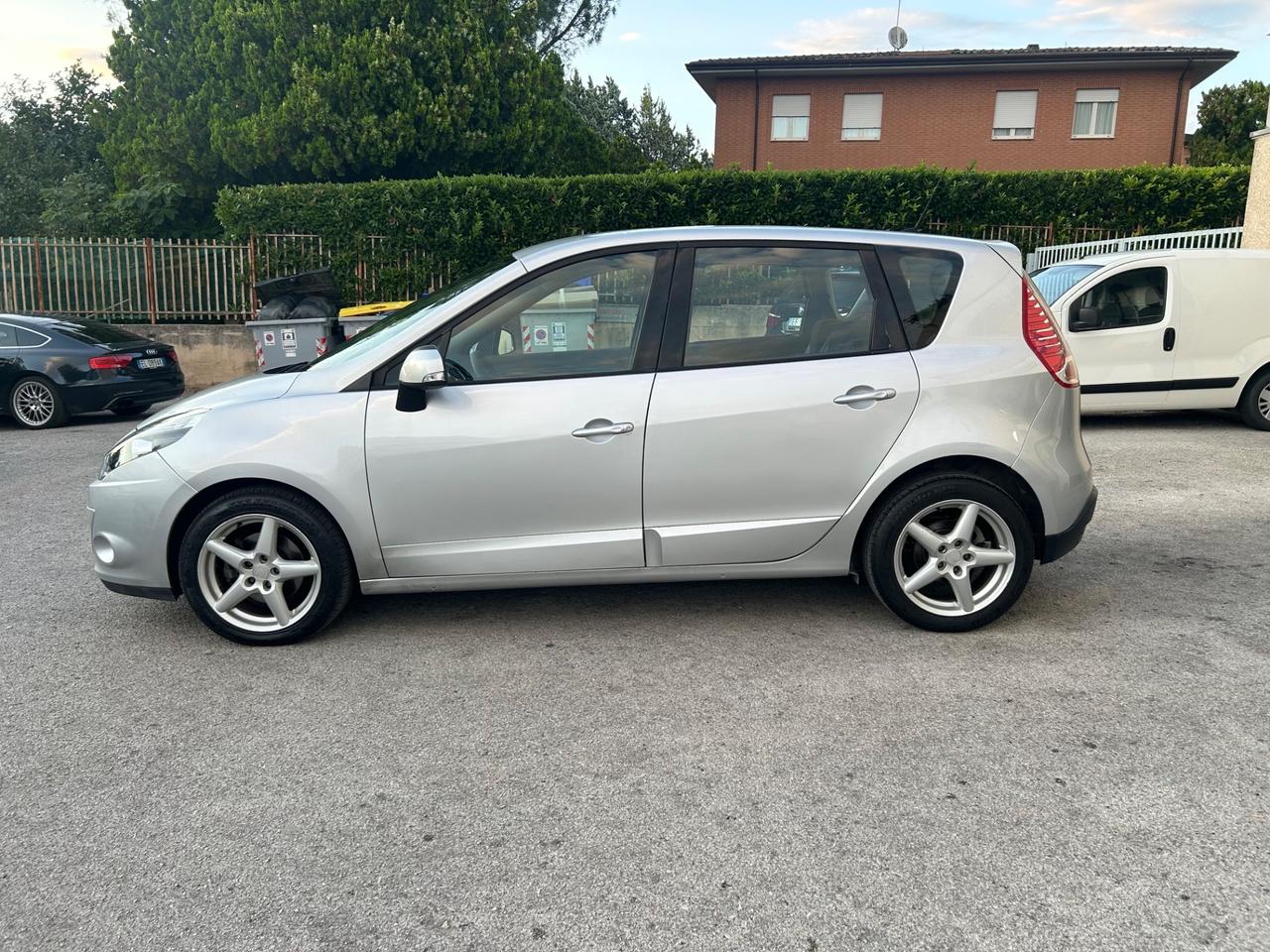 Renault Scenic Scénic X-Mod 1.5 dCi 110CV Luxe