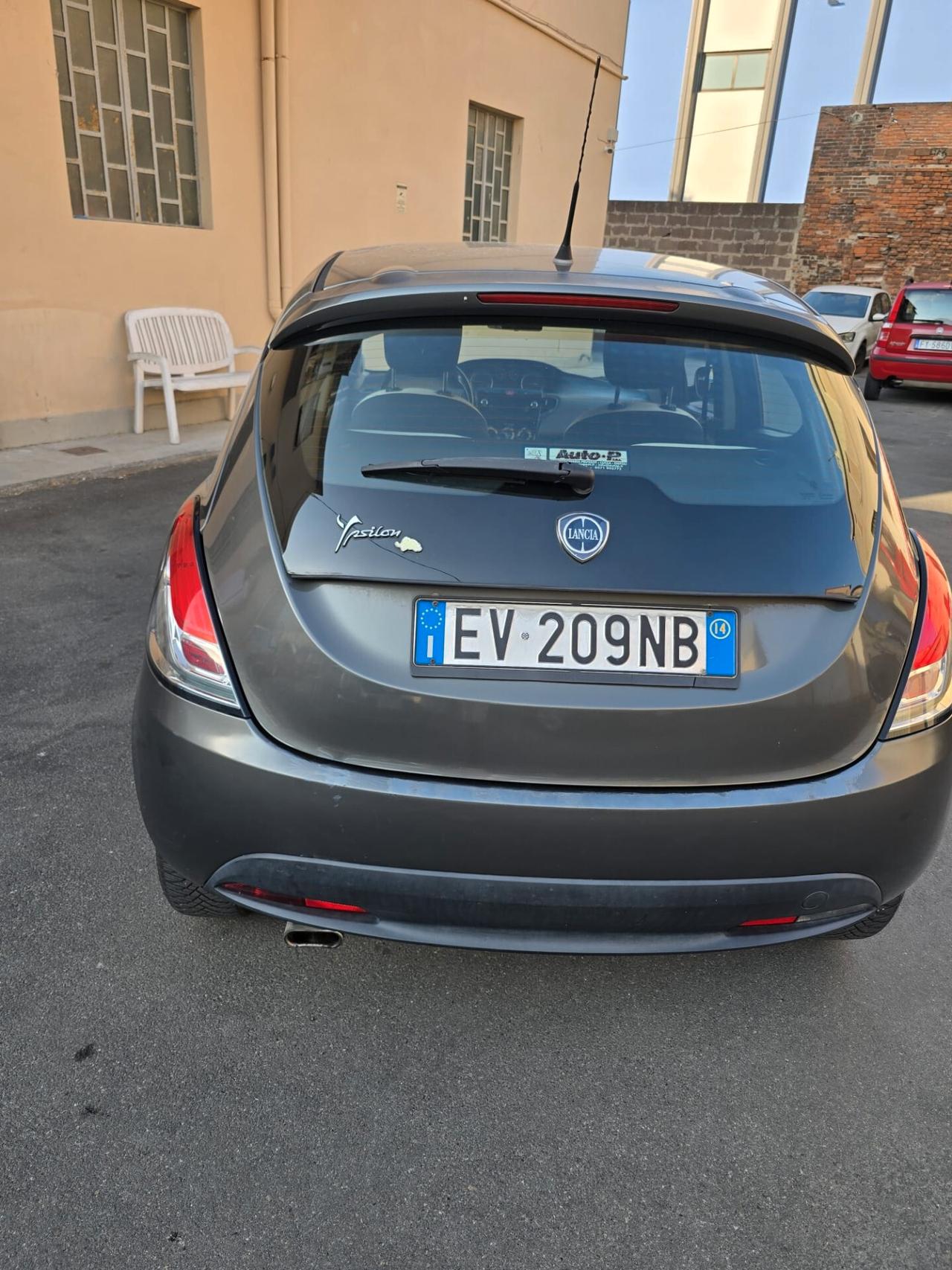 Lancia Ypsilon 1.2 69 CV 5 porte S&S Platinum