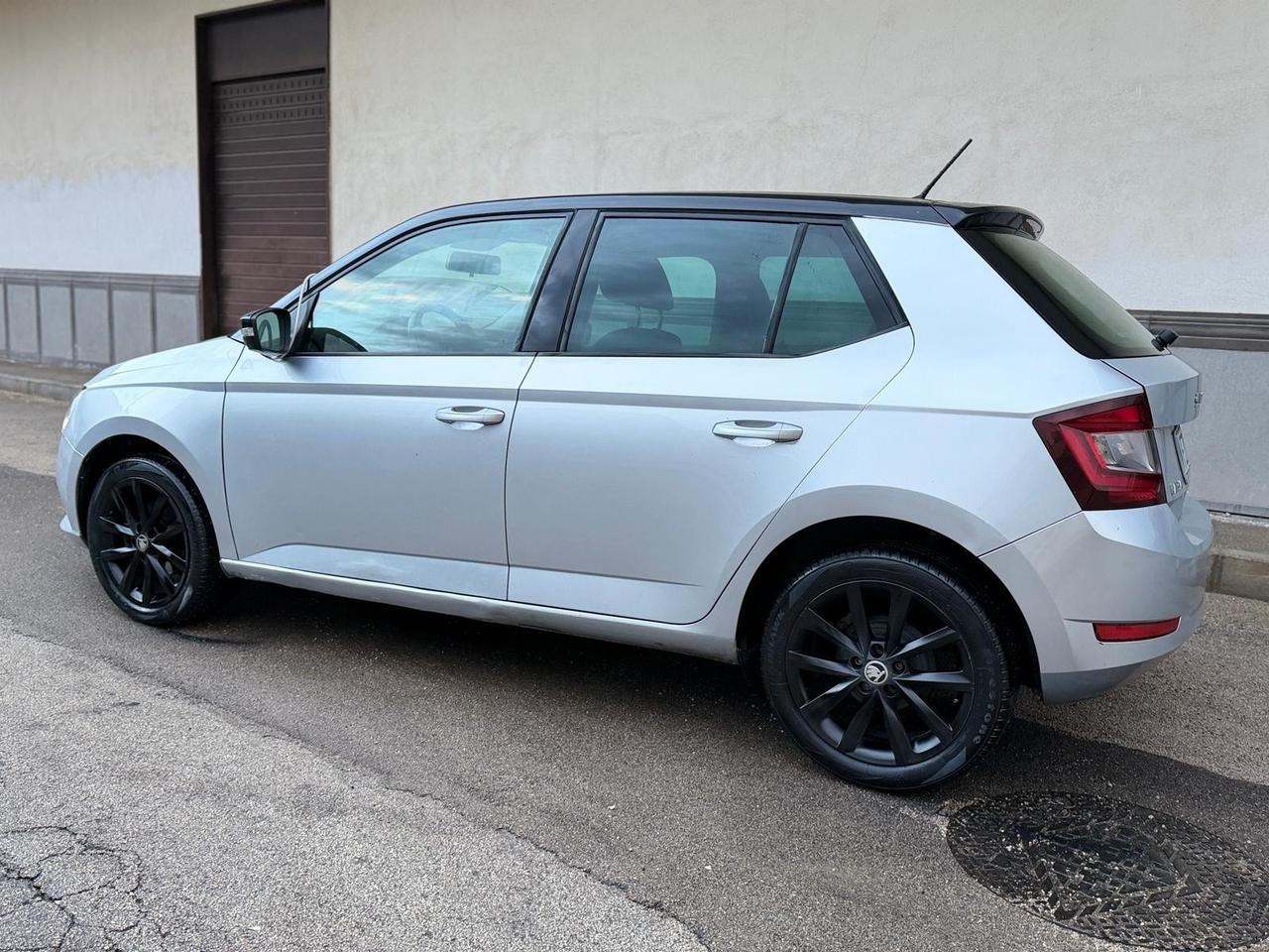 Skoda fabia led bicolore 2021 full opt 95,000 certificati