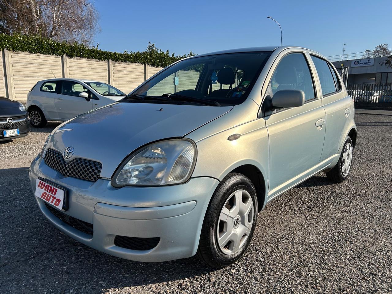 Toyota Yaris 1.0i 16V cat 5 porte Sol, ADATTA A NEOPATENTATI