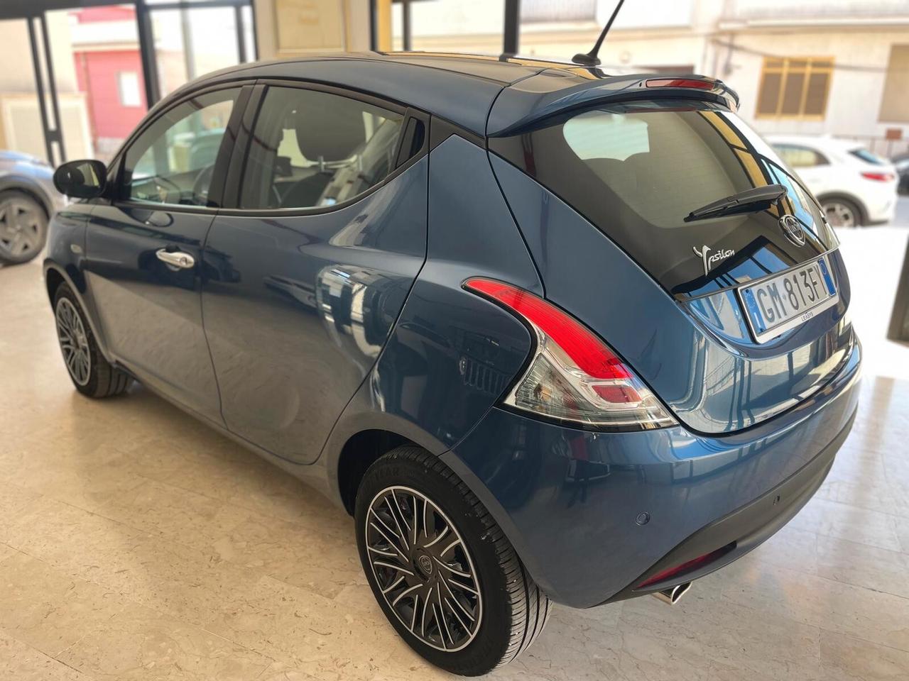 Lancia Ypsilon 1.0 FireFly 5 porte S&S Hybrid Gold Plus