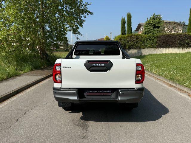TOYOTA Hilux 2.8 D A/T 4WD Double Cab Invincible IVA ESPOSTA