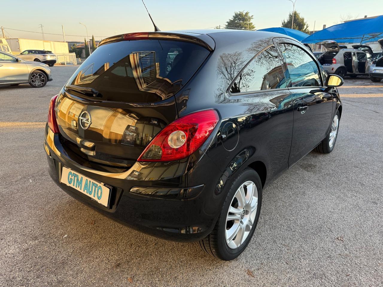 Opel Corsa 1.2 Benzina- Neopatentati