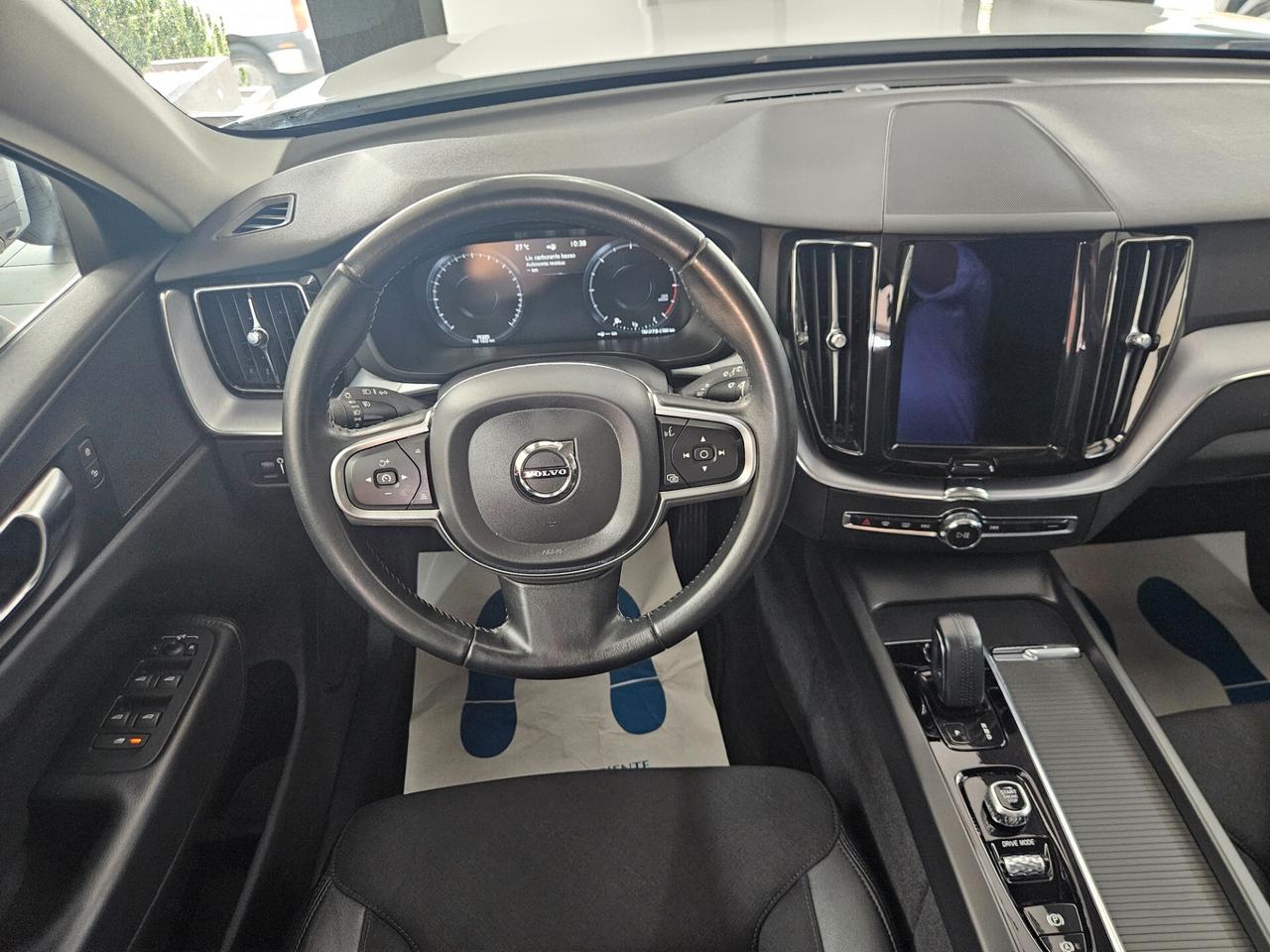 Volvo XC60 2.0 b4 Momentum awd auto my20 - IVA ESPOSTA