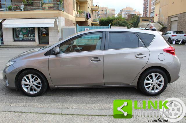 TOYOTA Auris 1.4 D-4D Active