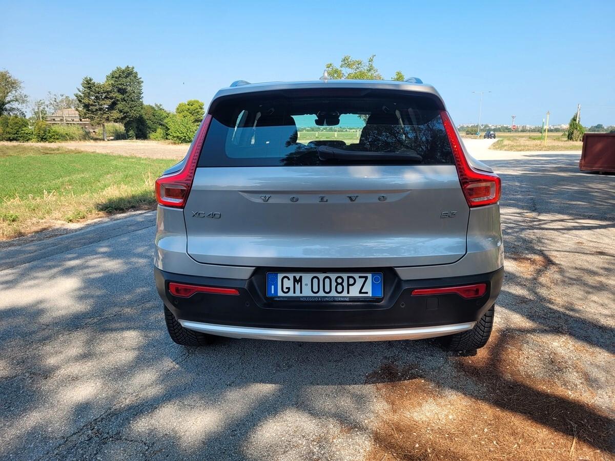 Volvo XC40 B3 automatico Core