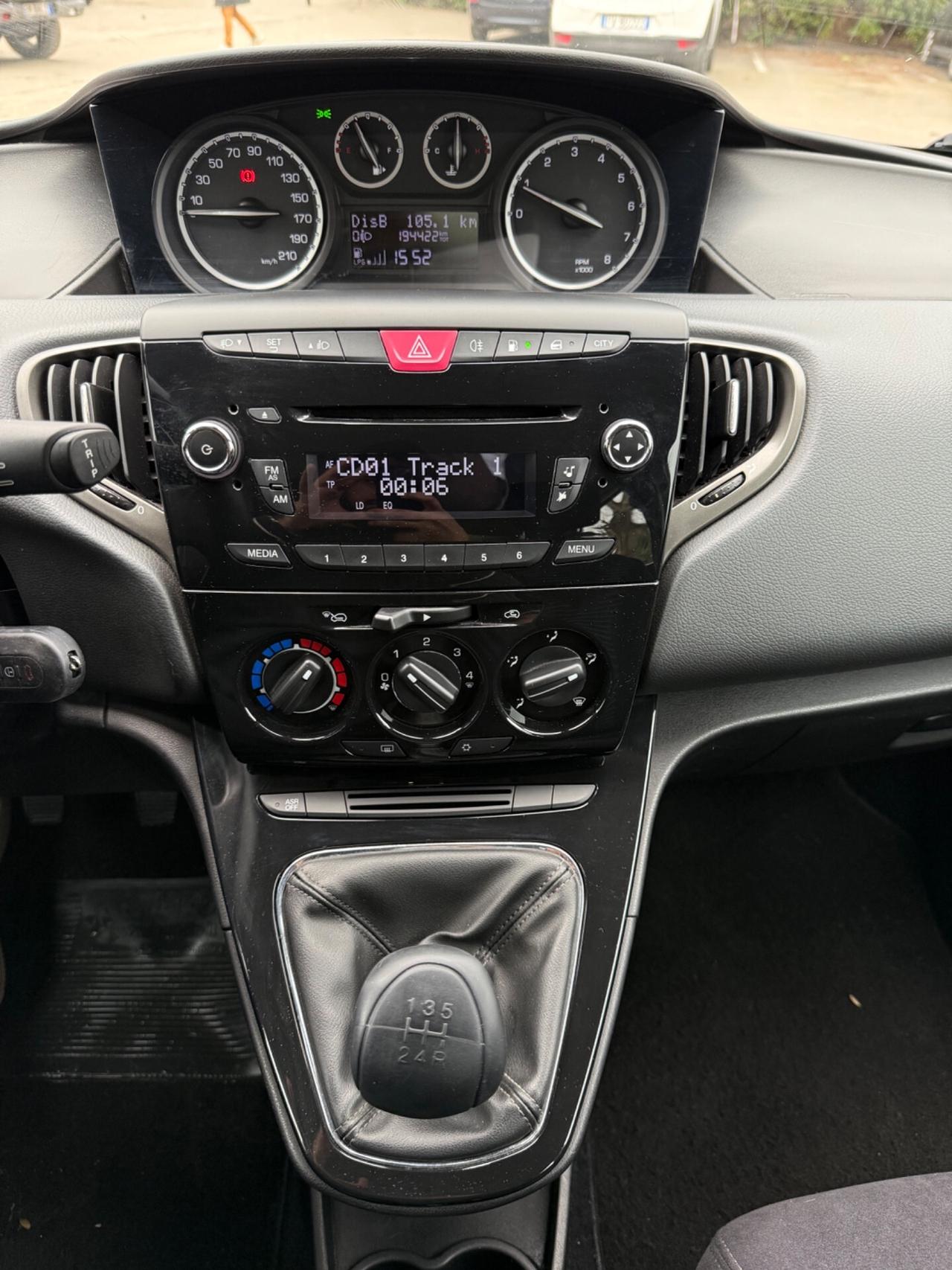 Lancia Ypsilon 1.2 69 CV 5 porte GPL Ecochic Gold