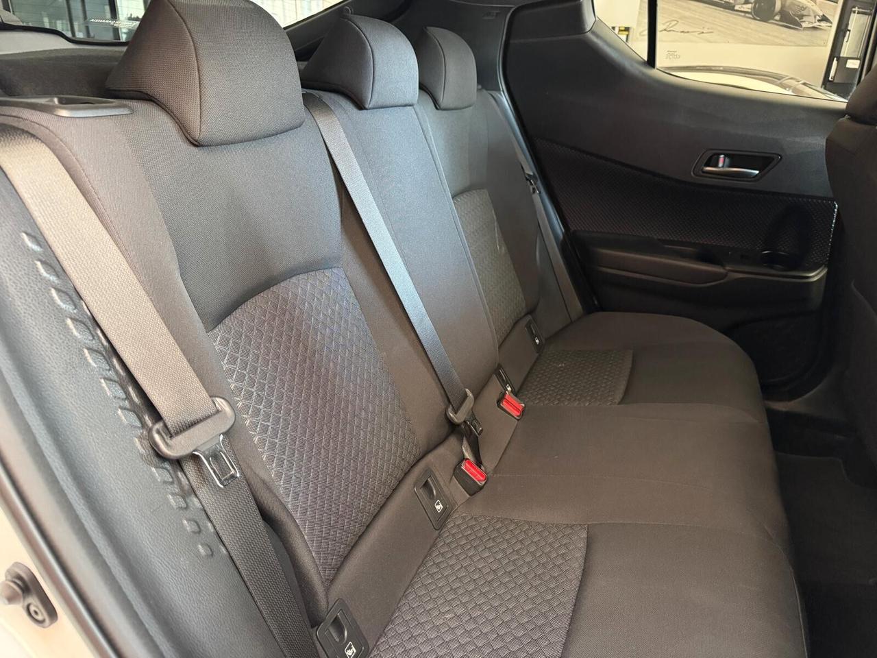 Toyota C-HR 1.8 Hybrid E-CVT Trend UNICOPROPRIETARIO SEMPRE TAGLIANDATA PARI AL NUOVO