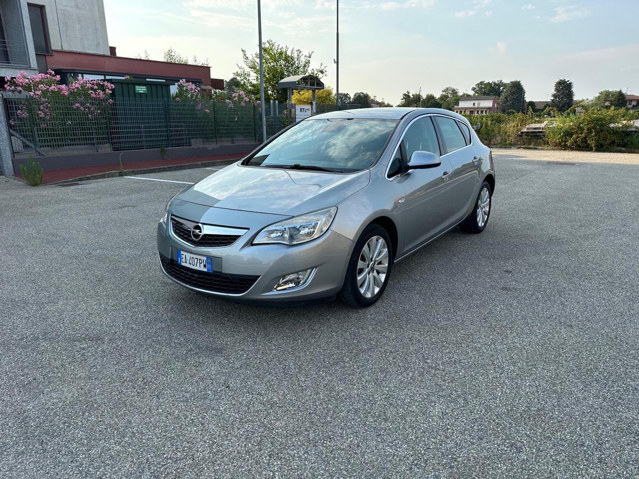 Opel Astra 1.4 Turbo 140CV 5 porte Cosmo