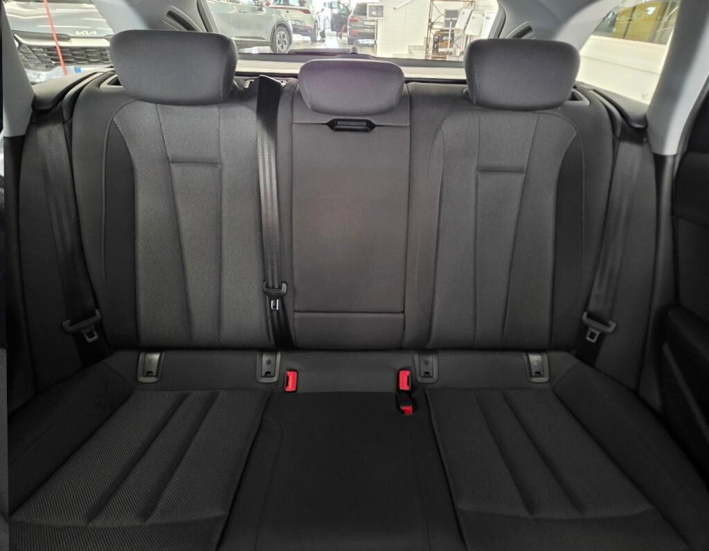 Audi A4 Avant 30 TDI/136 CV S tronic Business Advanced