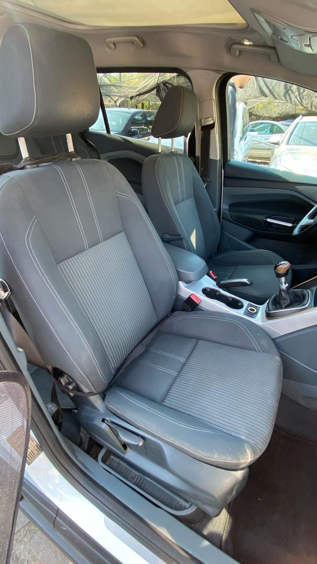 Ford GRAND C-Max 7 POSTI !!