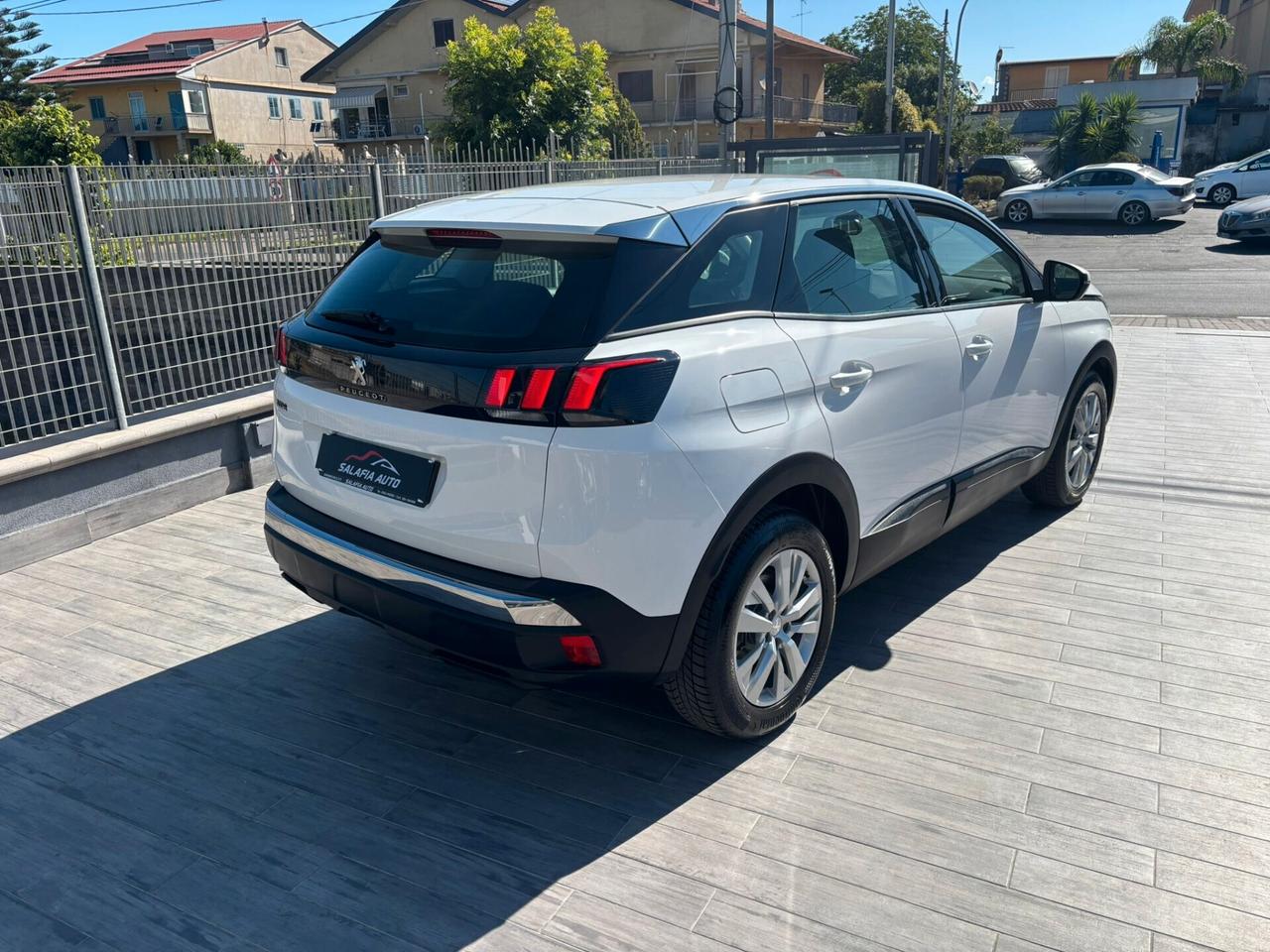 Peugeot 3008 BlueHDi 130 S&S EAT8 Business