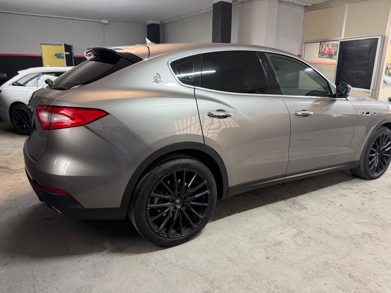 Maserati Levante V6 Diesel 275 CV AWD Granlusso