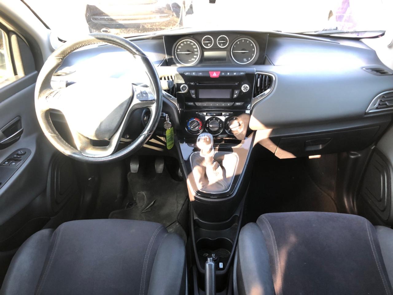 Lancia Ypsilon 0.9 TwinAir 85 CV 5 porte Metano Ecochic Gold