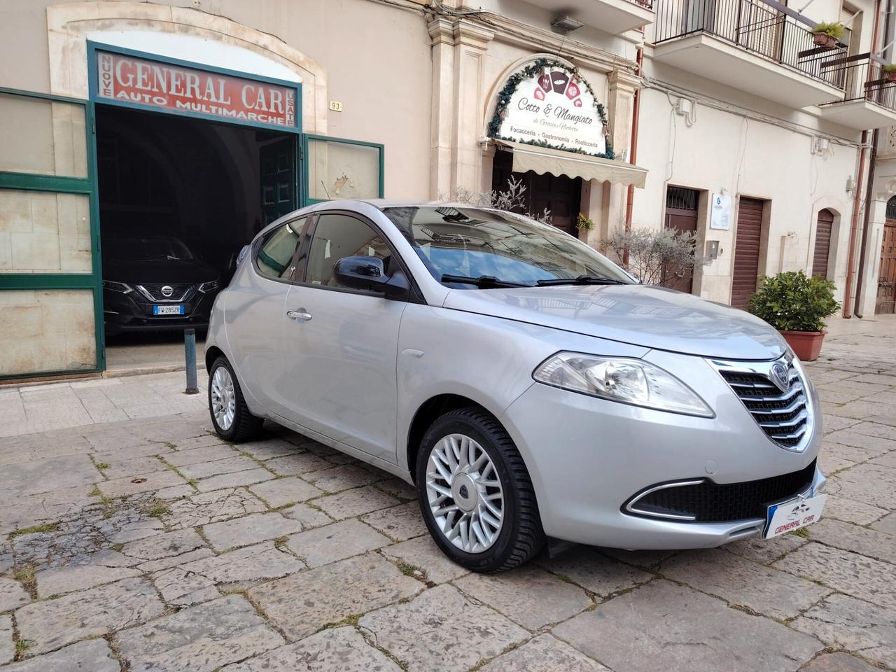 Lancia Ypsilon 1.2 69 CV 5 porte GPL Ecochic Gold