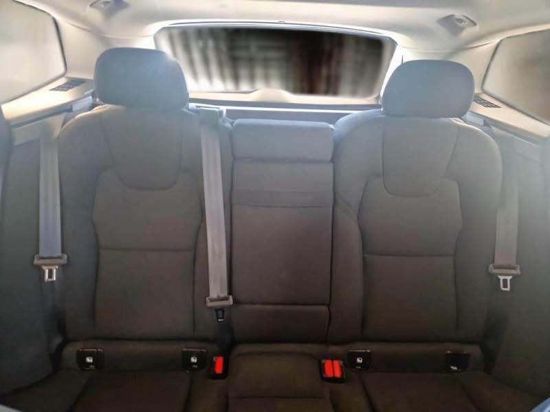 VOLVO XC60 B4 D automatico Momentum Pro