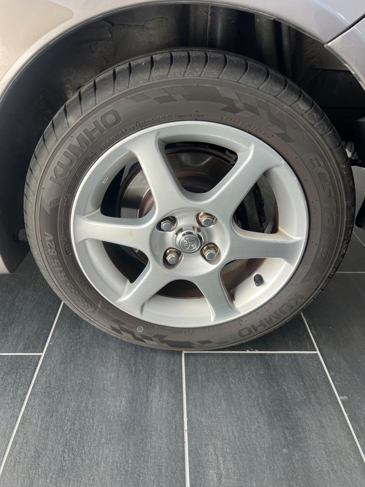 Toyota Yaris 1.5i 16V cat 5 porte T Sport
