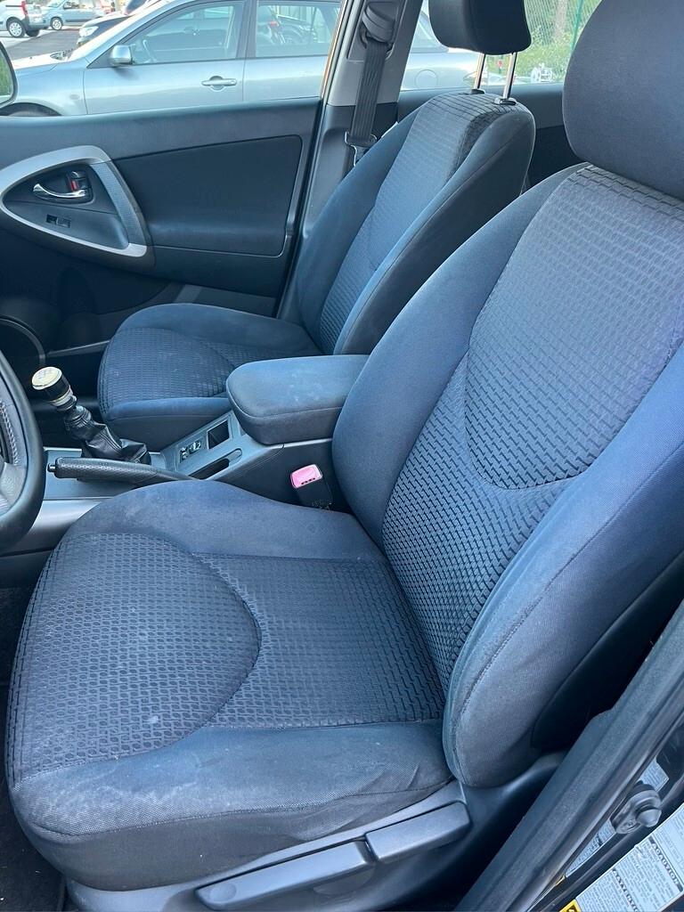 Toyota RAV 4 RAV4 2.2 D-4D 177 CV Sol Plus