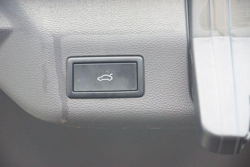 Volkswagen Multivan 2.0 TDI 150cv Space DSG 7 POSTI